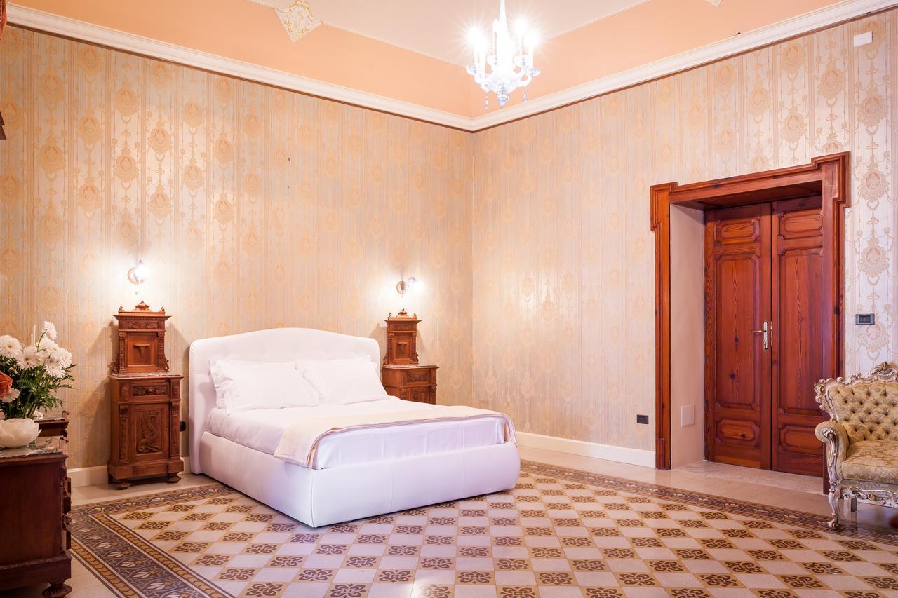 Palazzo Montalbano Bed and Breakfast Scicli Exteriör bild