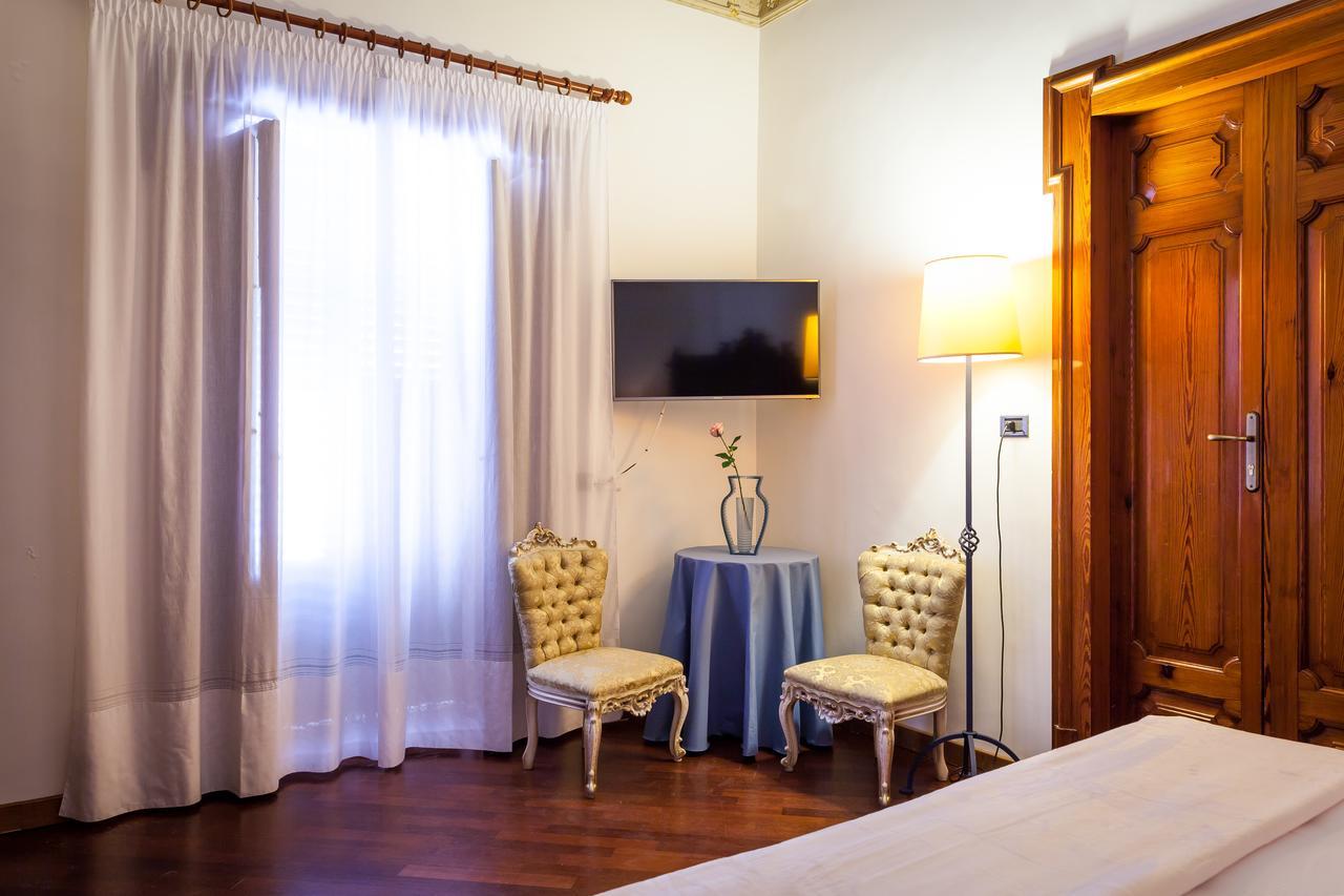 Palazzo Montalbano Bed and Breakfast Scicli Exteriör bild