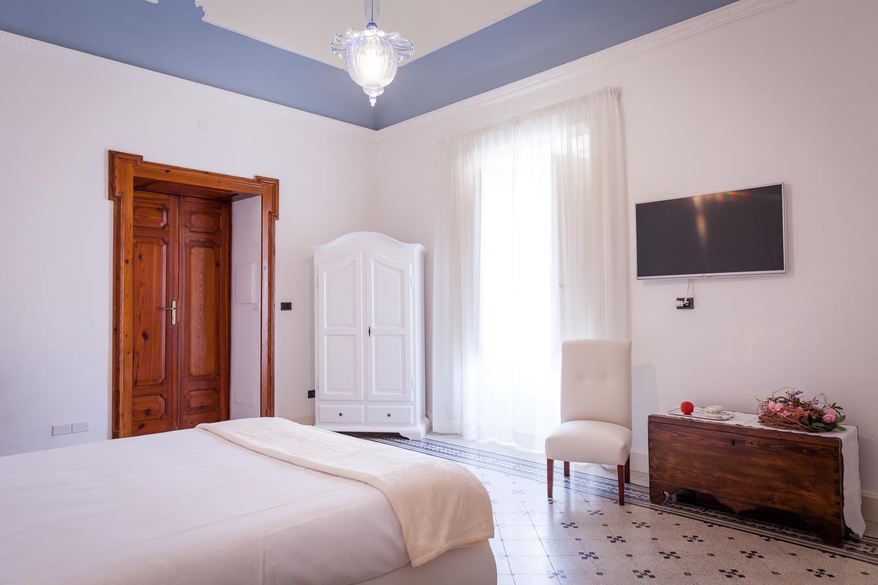 Palazzo Montalbano Bed and Breakfast Scicli Exteriör bild