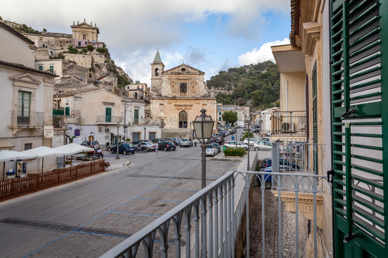 Palazzo Montalbano Bed and Breakfast Scicli Exteriör bild