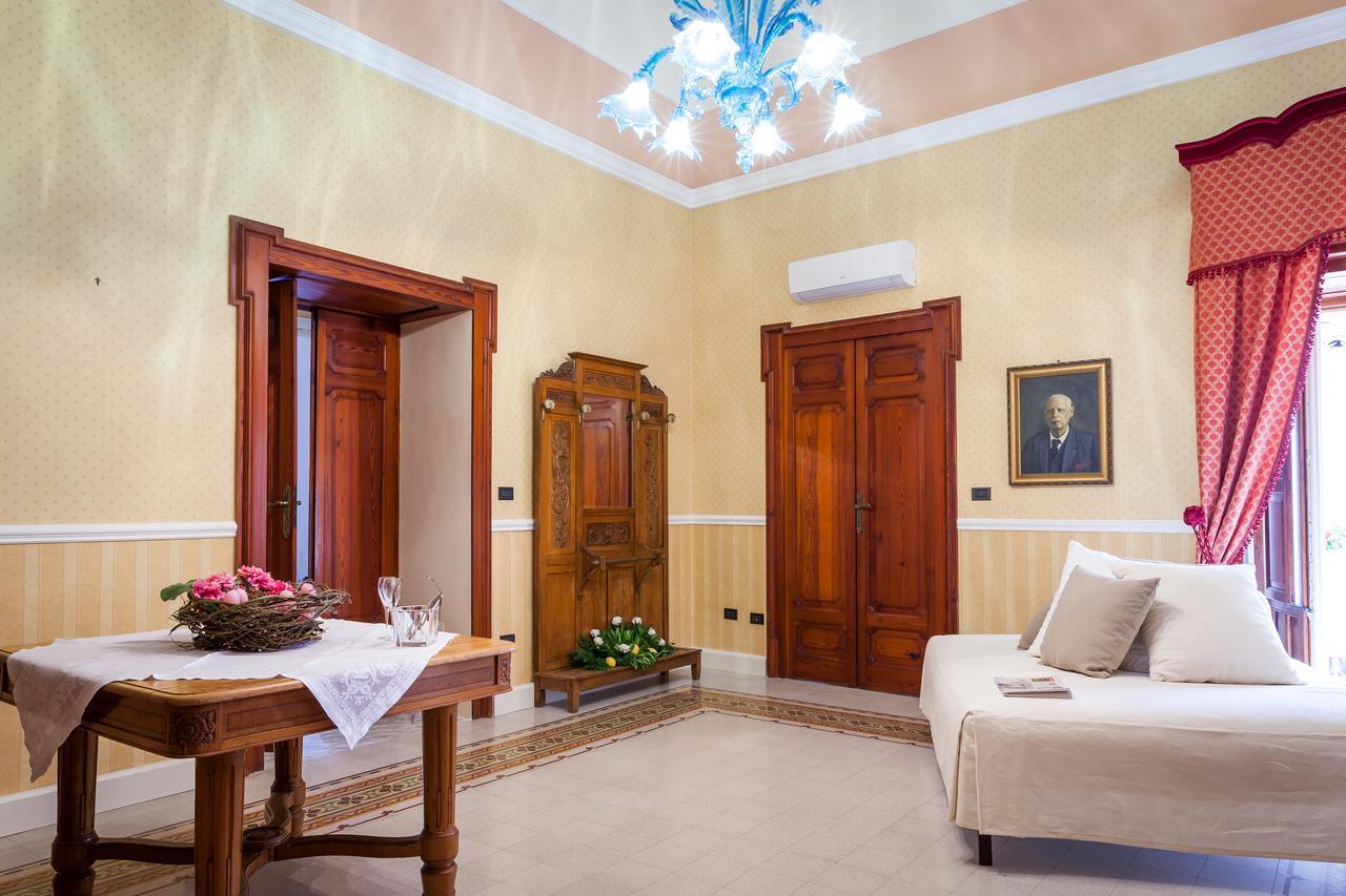 Palazzo Montalbano Bed and Breakfast Scicli Exteriör bild
